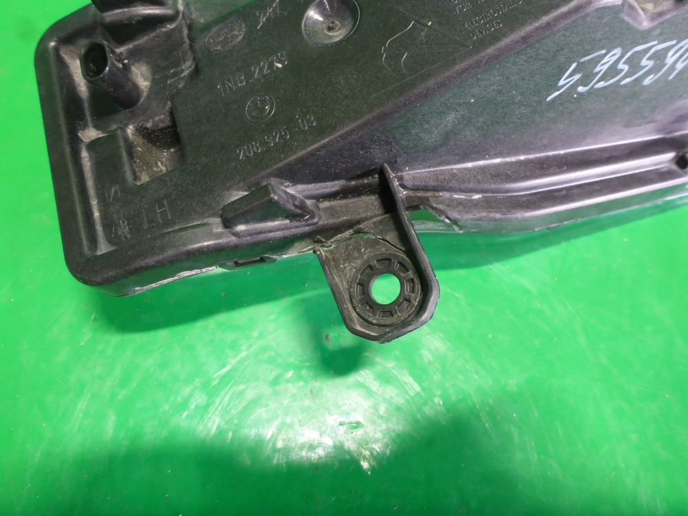 Фара противотуманная левая