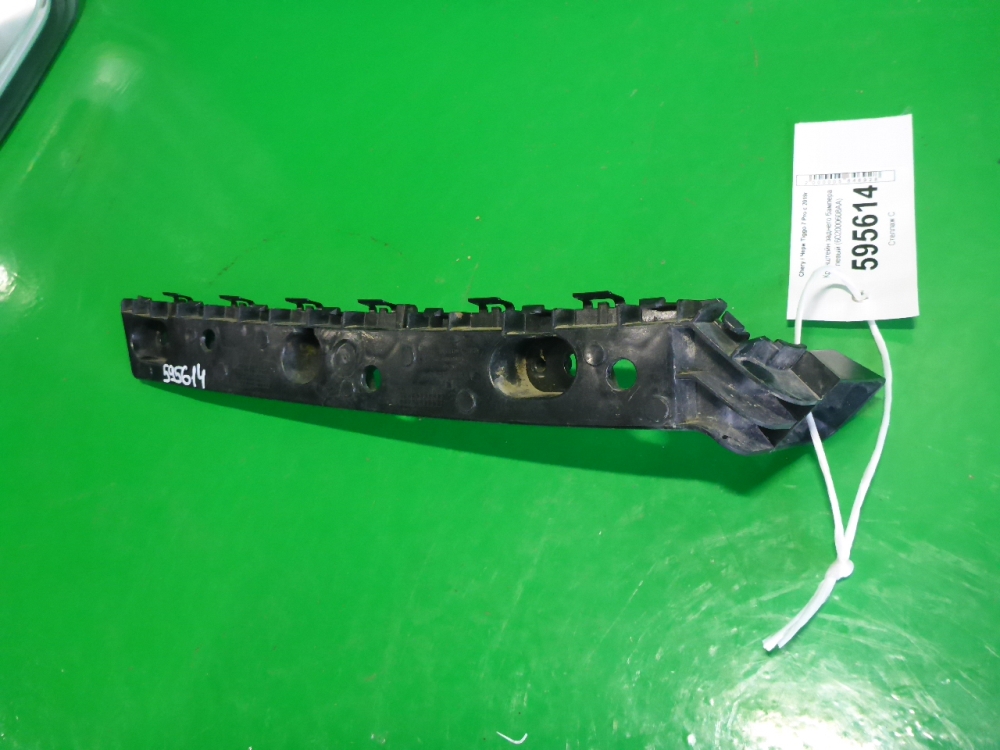 Кронштейн заднего бампера левый