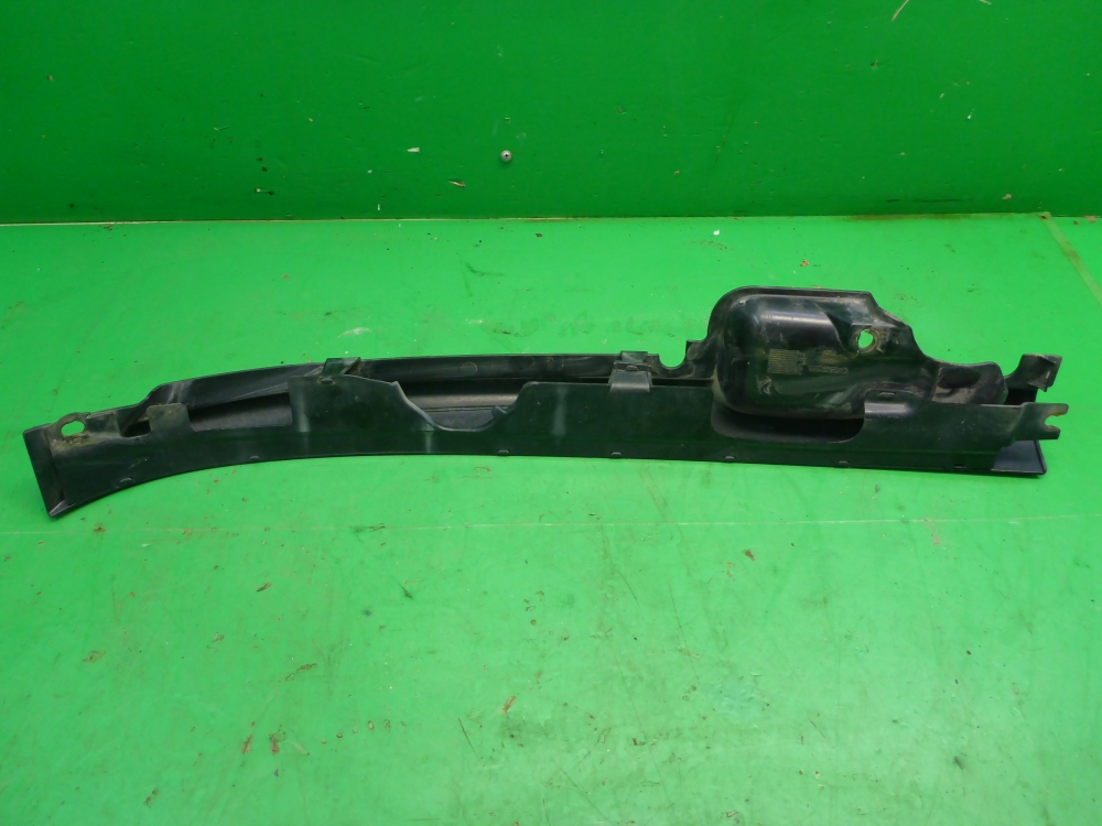 Решетка стеклоочистителей (Жабо)