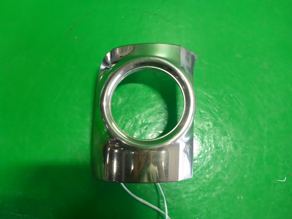 Рамка противотуманной фары правой