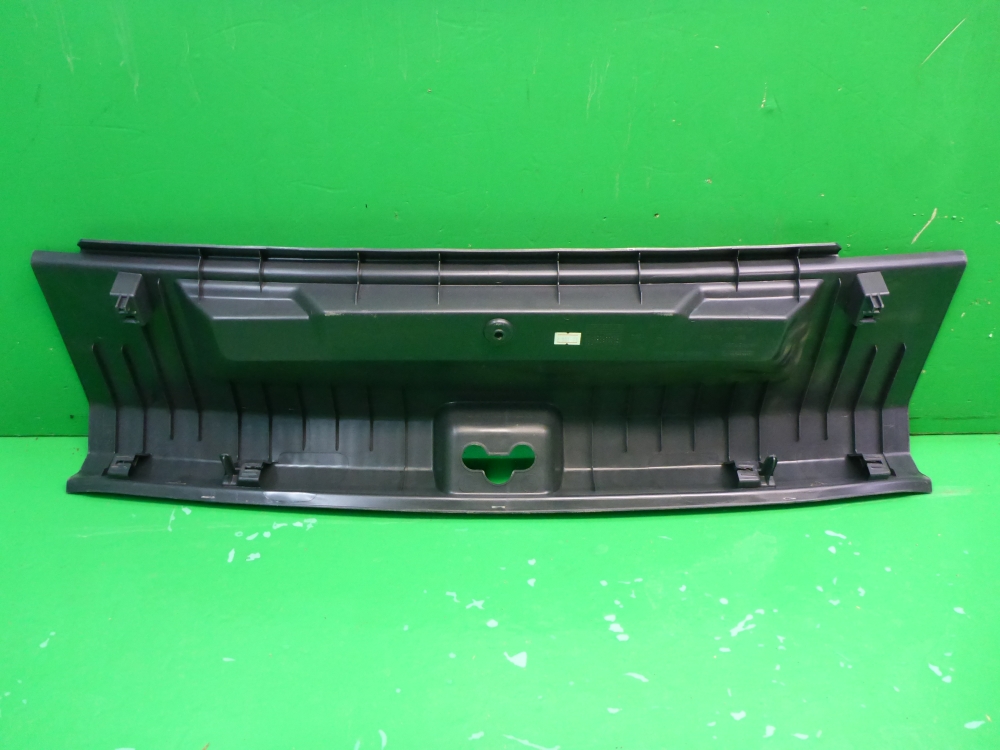 Обшивка багажника