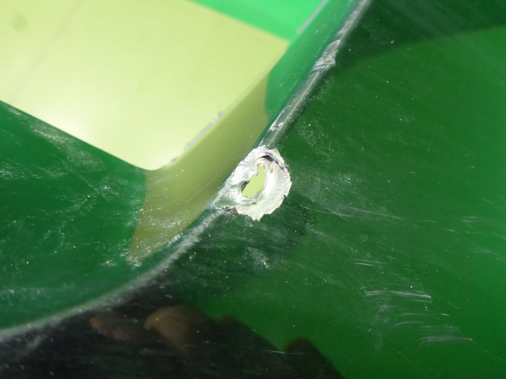 Бампер задний