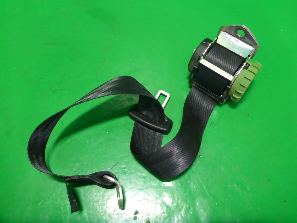 Ремень безопасности