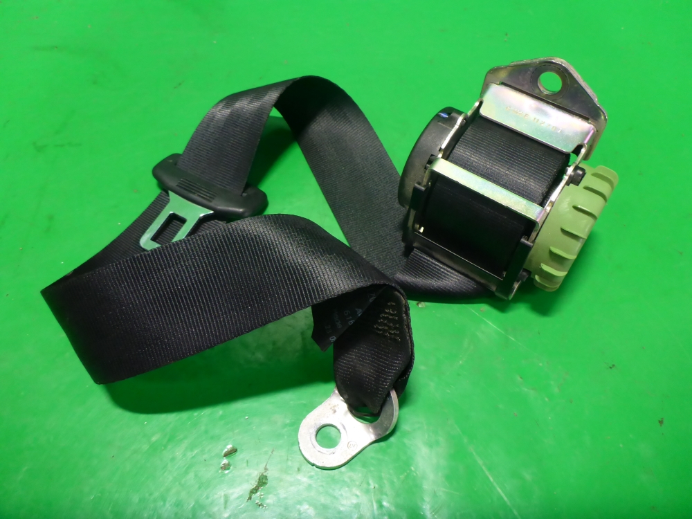 Ремень безопасности