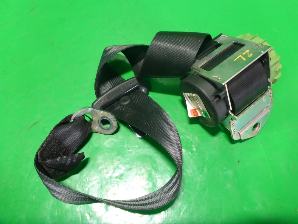 Ремень безопасности