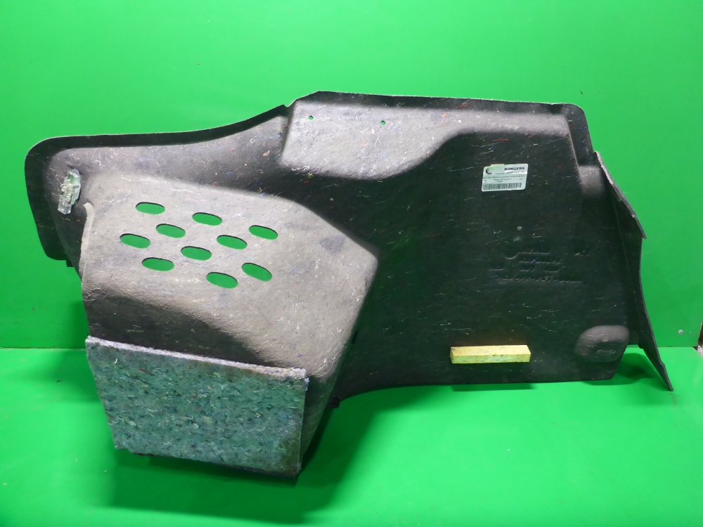 Обшивка багажника