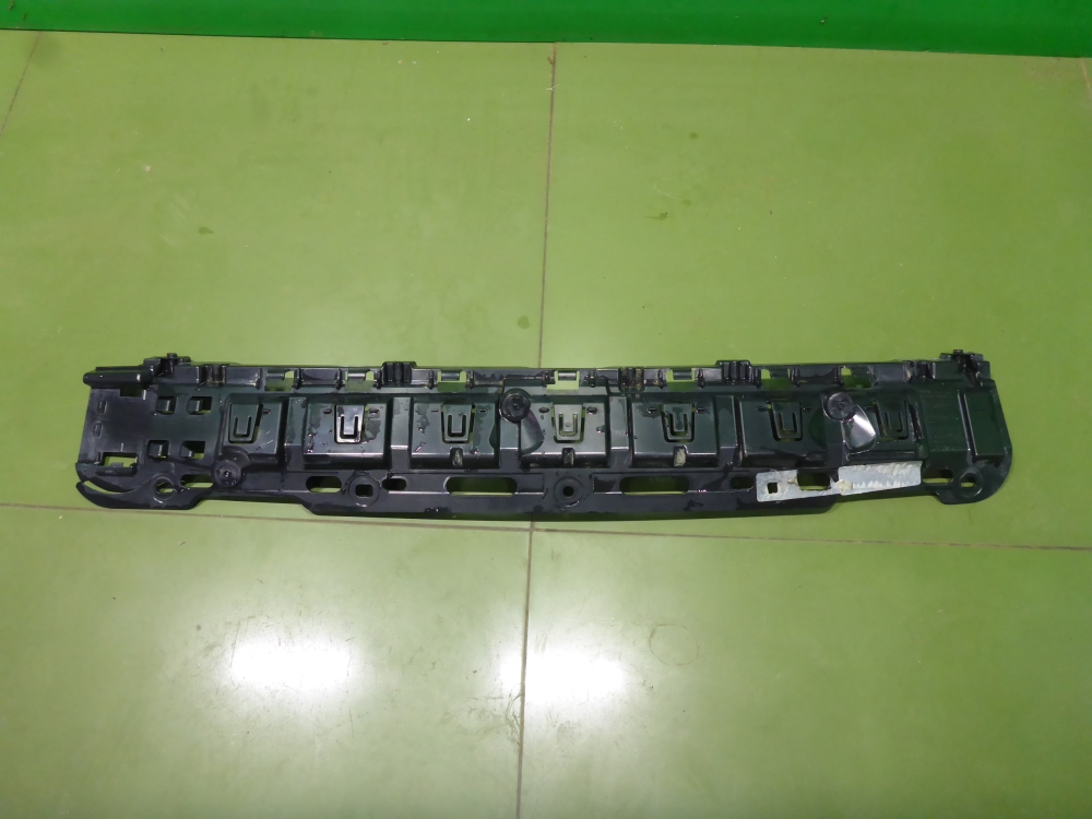 Кронштейн заднего бампера