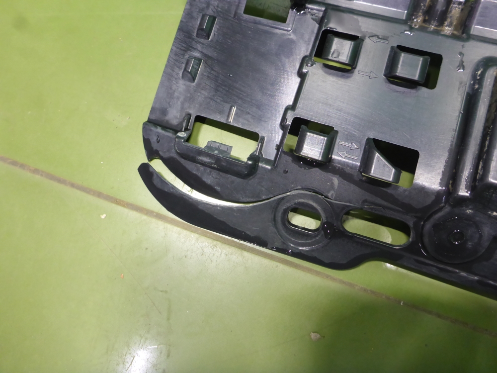 Кронштейн заднего бампера