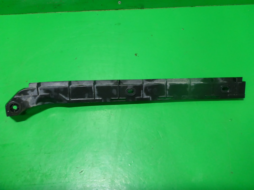 Кронштейн заднего бампера