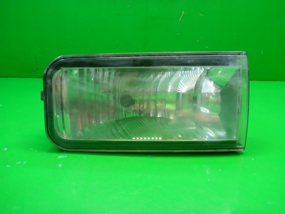 Фара противотуманная правая