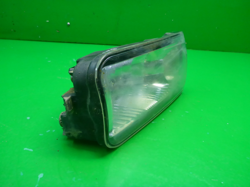 Фара противотуманная правая