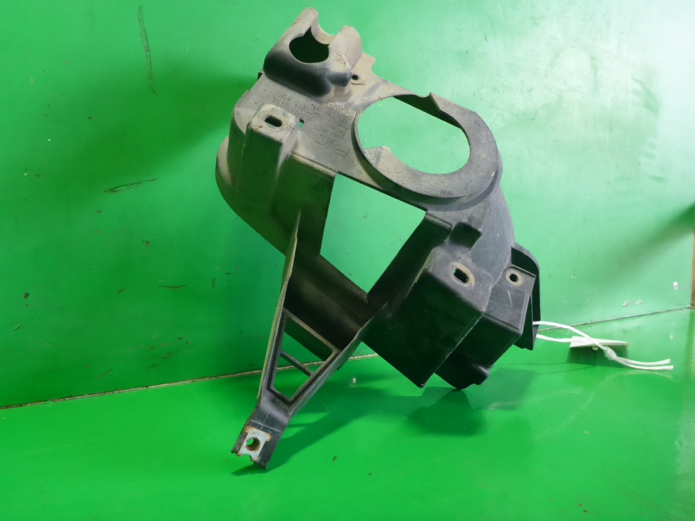 Кронштейн фары противотуманной правой