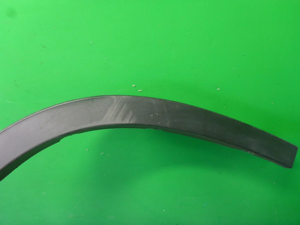 Накладка заднего крыла правого