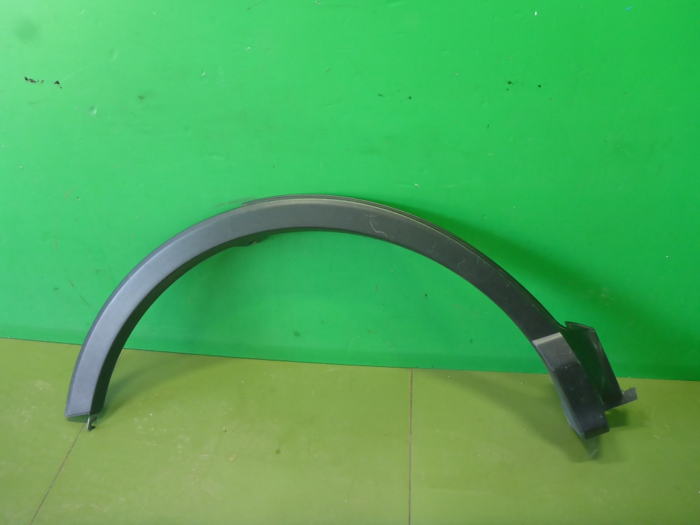 Накладка заднего крыла правого