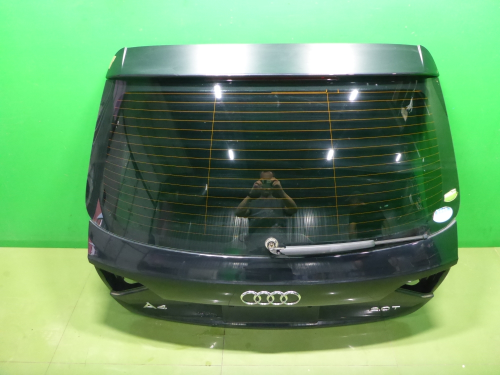 Дверь багажника