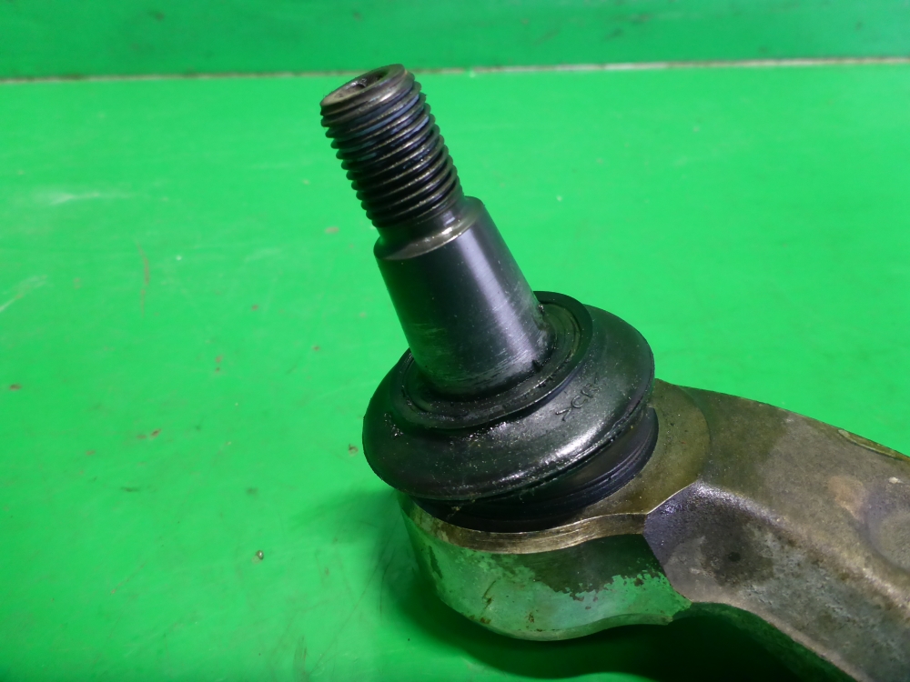 Рычаг передний нижний левый