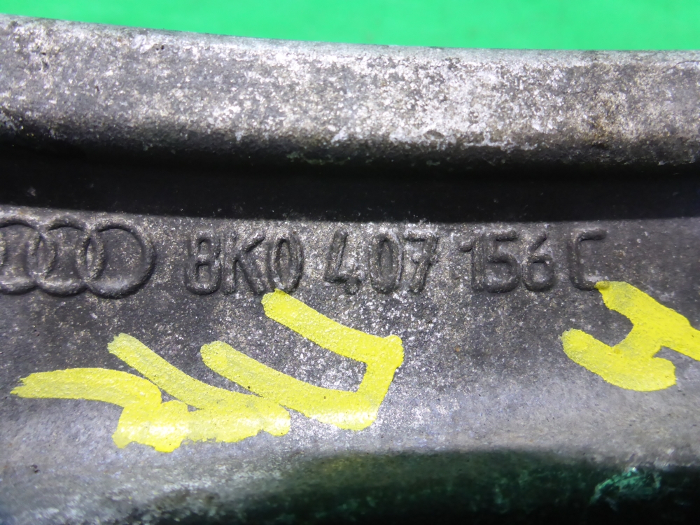 Рычаг передний правый