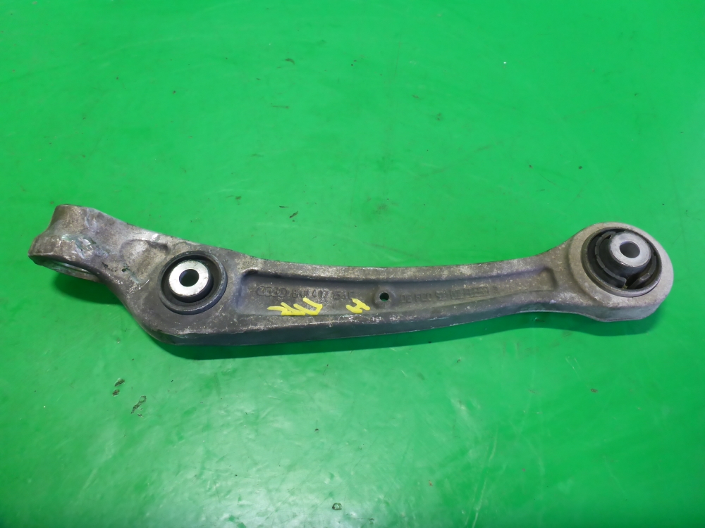 Рычаг передний правый