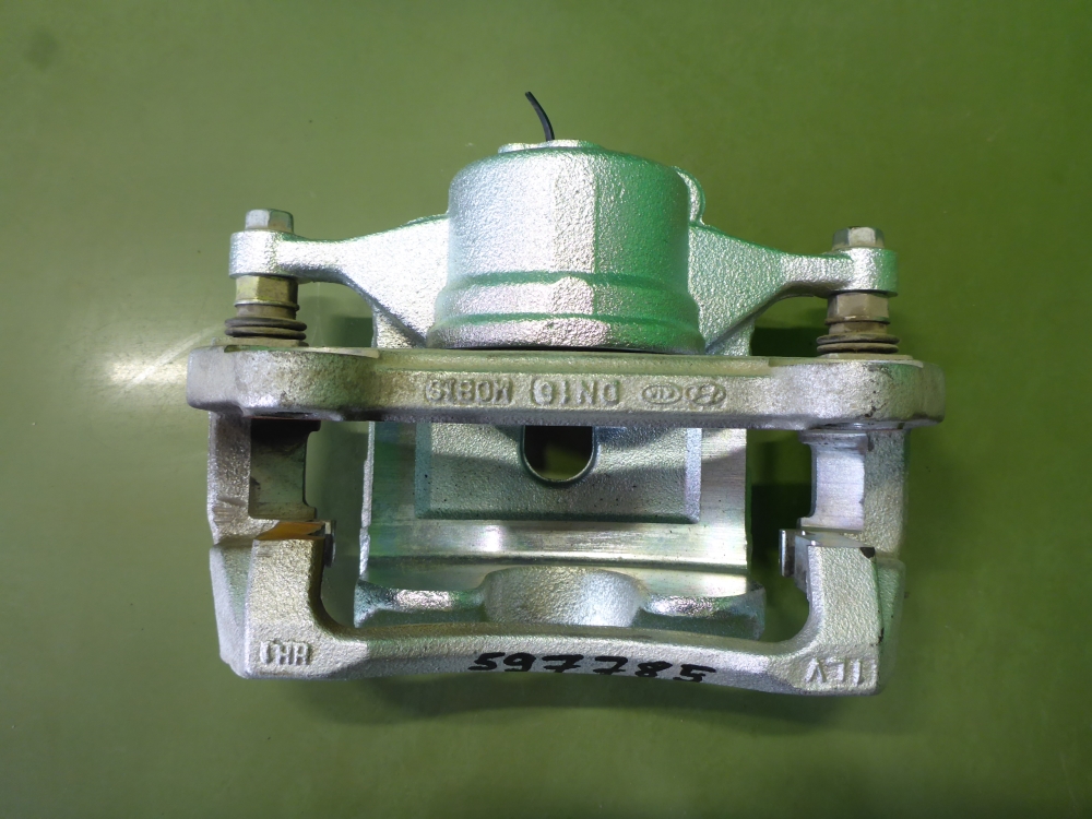 Суппорт передний правый