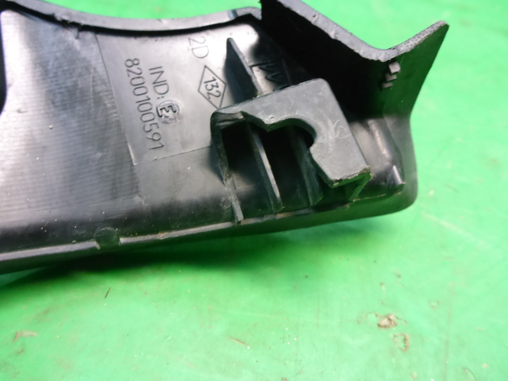 Молдинг лобового стекла