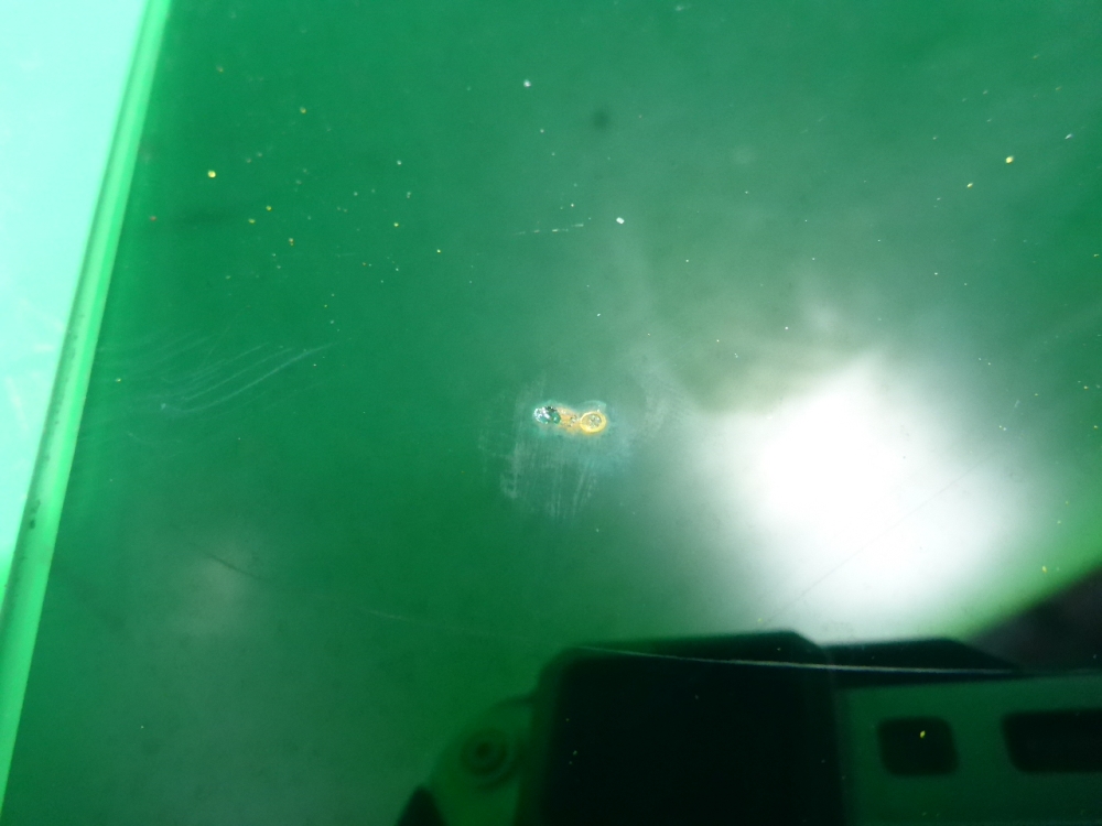 Стекло двери задней правой