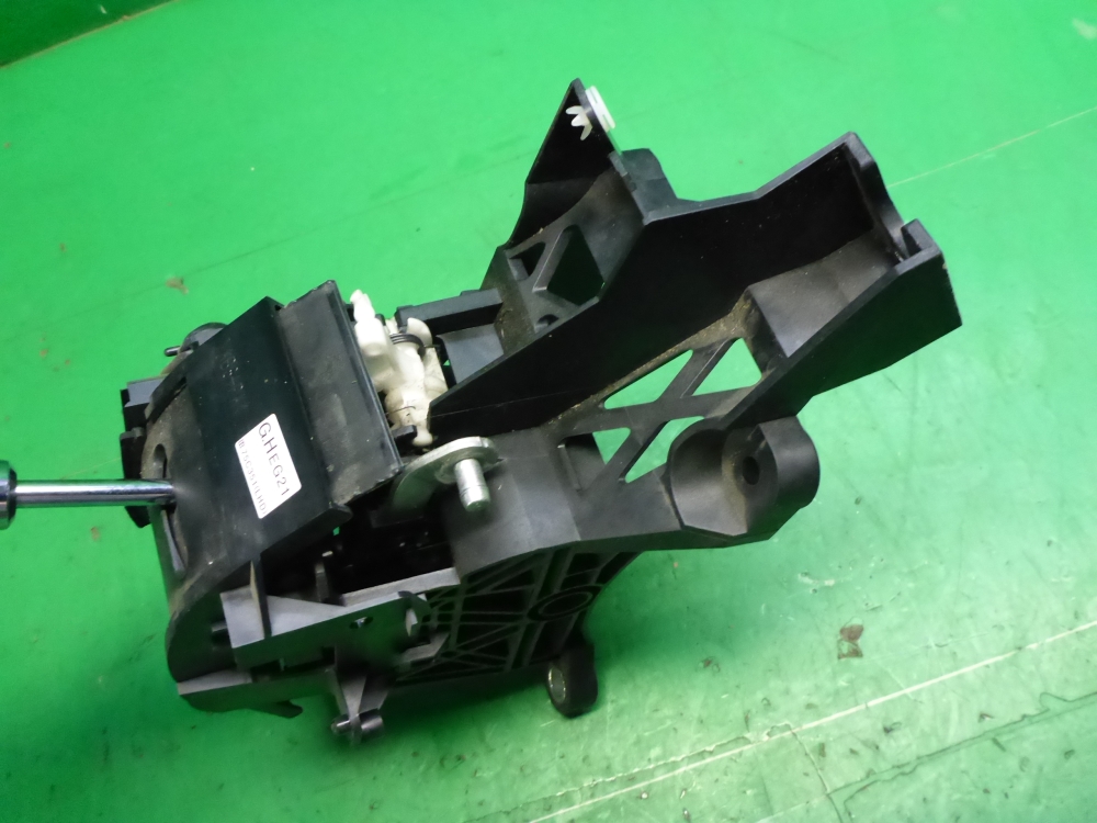 Кулиса МКПП / АКПП