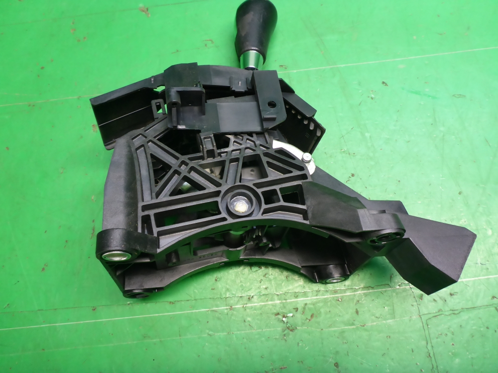 Кулиса МКПП / АКПП