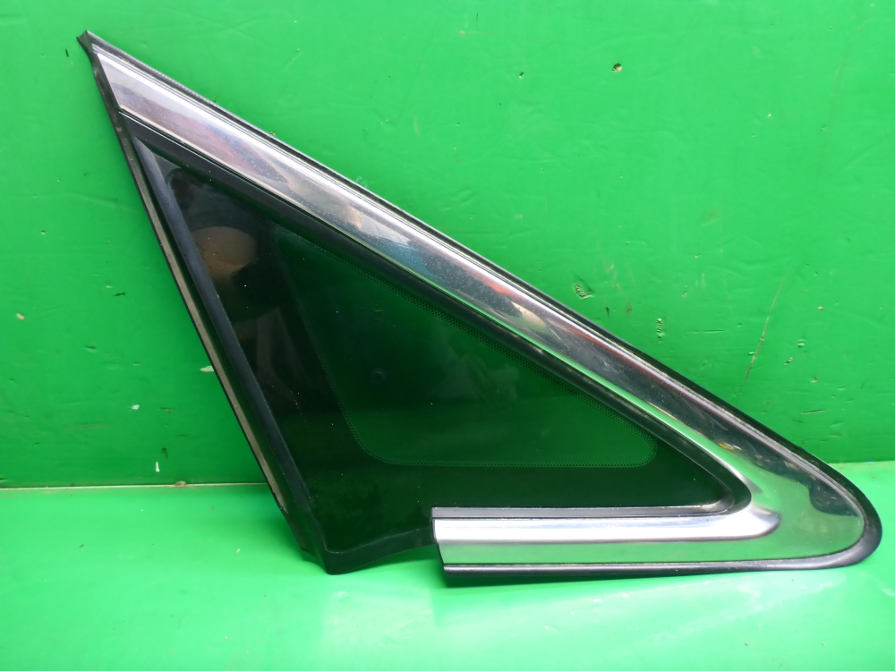 Стекло кузовное глухое правое