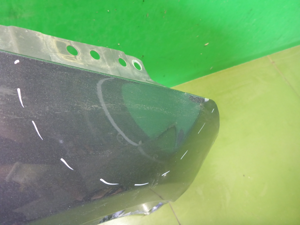 Крыло переднее правое