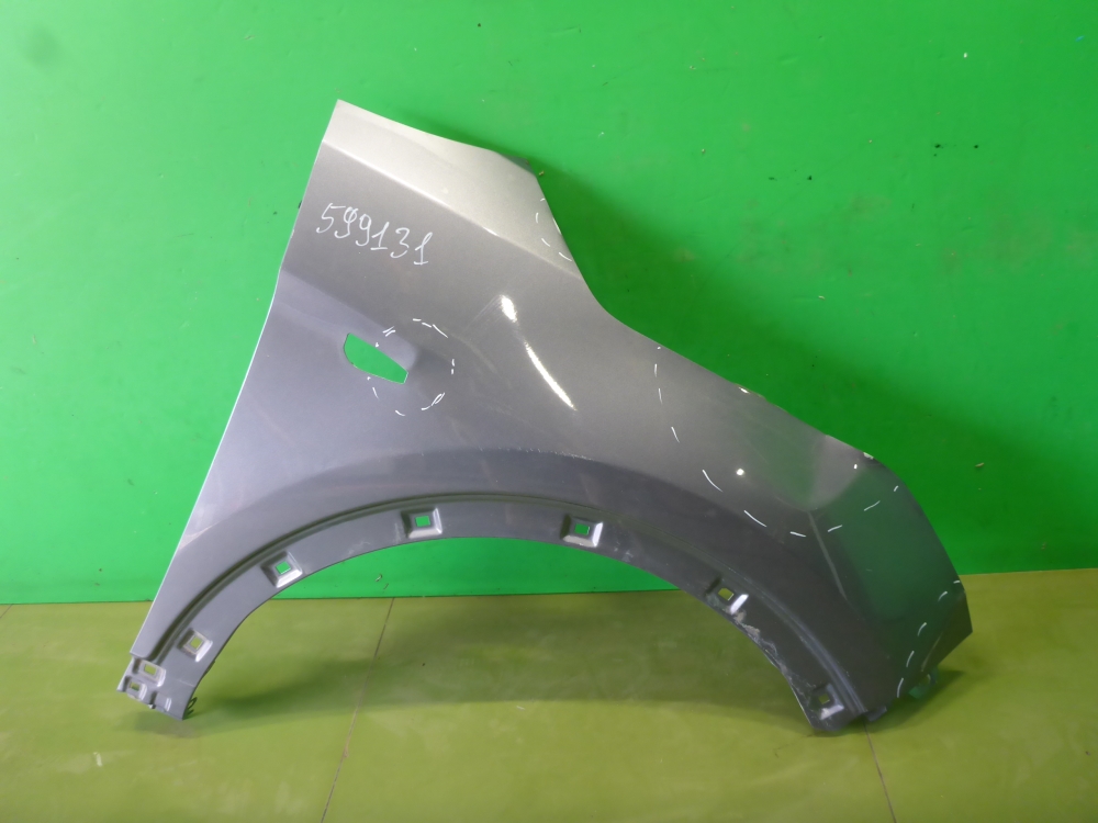 Крыло переднее правое