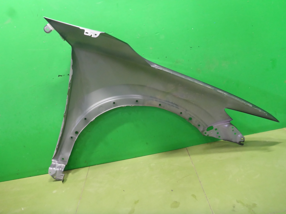 Крыло переднее левое