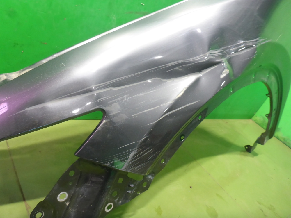 Крыло переднее левое