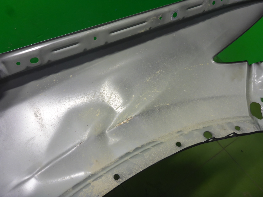 Крыло переднее левое