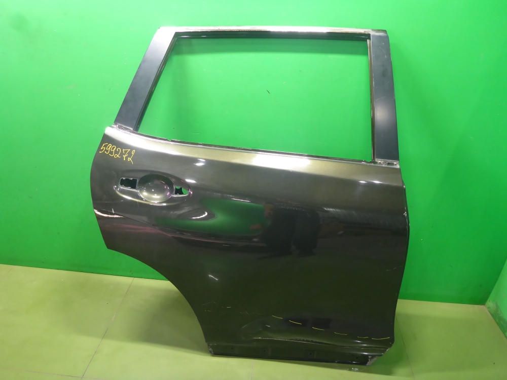 Дверь задняя правая