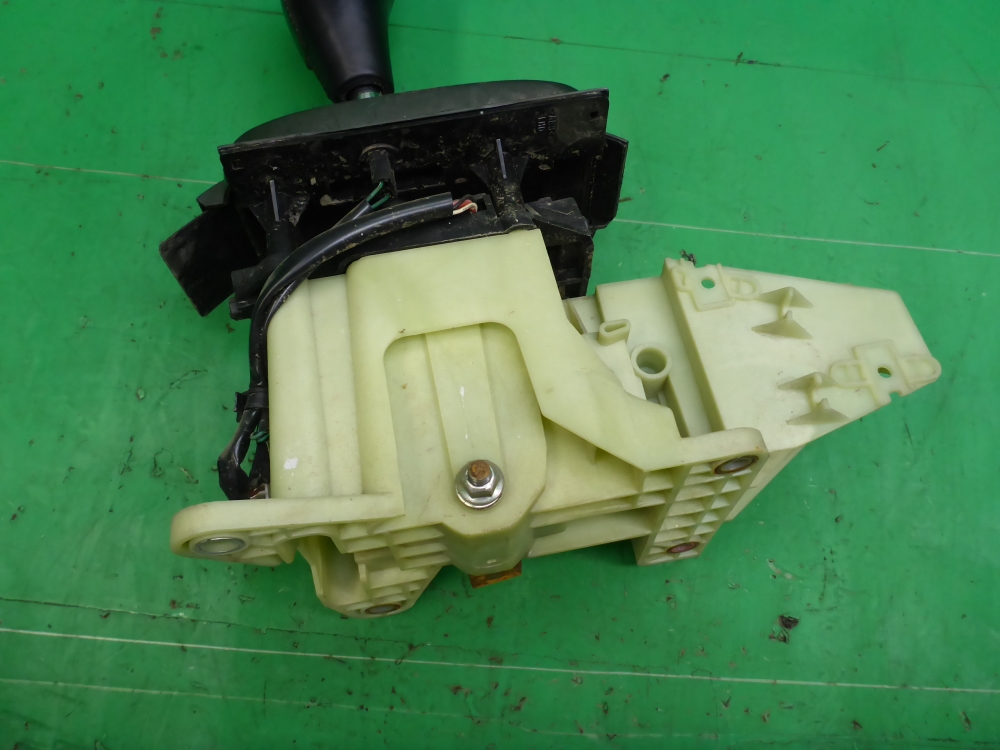 Кулиса МКПП / АКПП