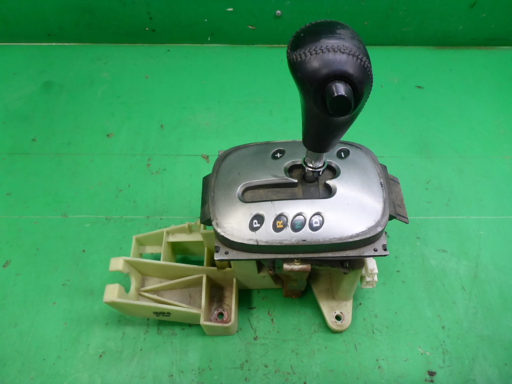 Кулиса МКПП / АКПП