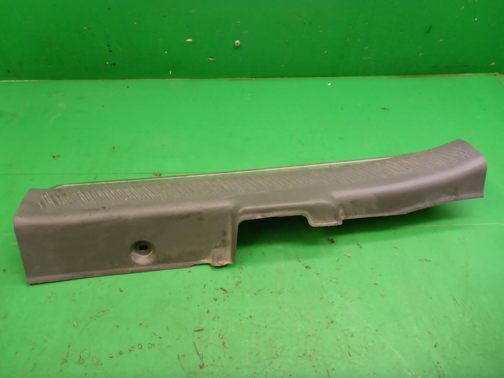 Накладка порога (внутренняя)