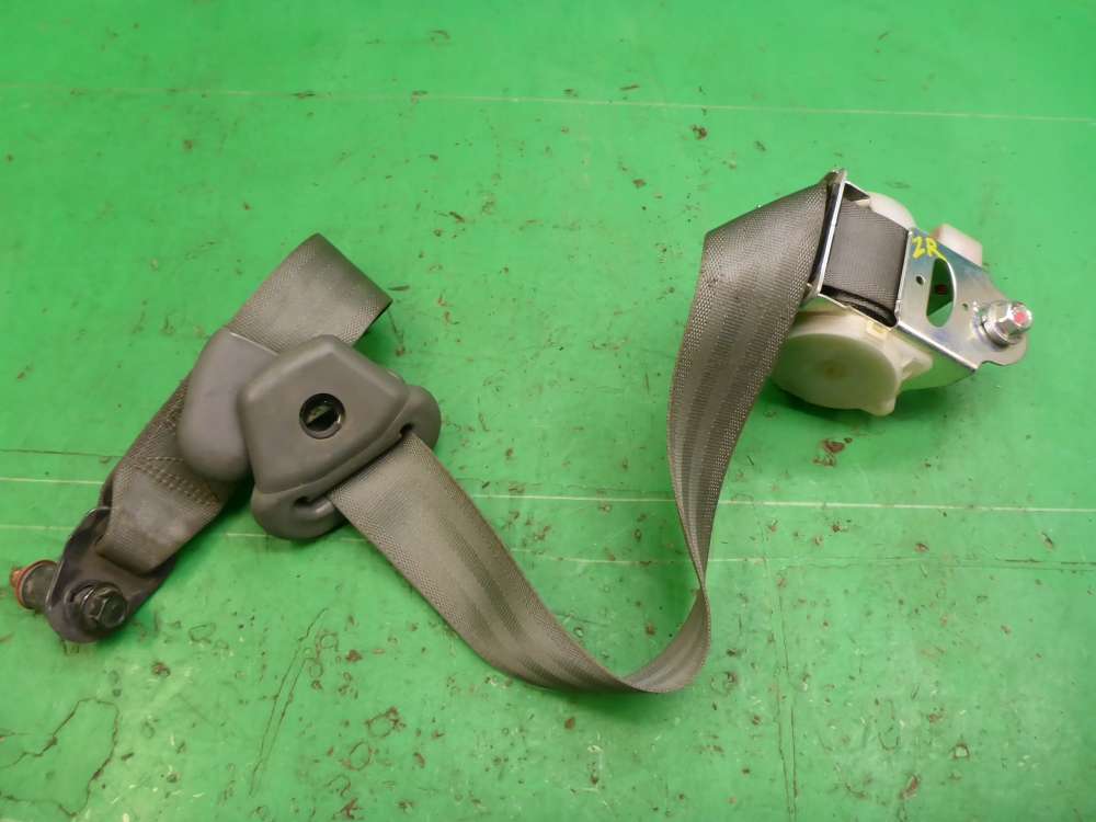 Ремень безопасности