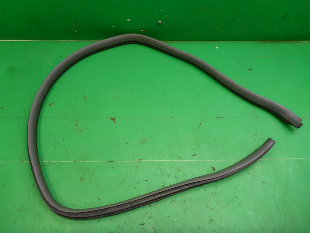 Уплотнитель двери