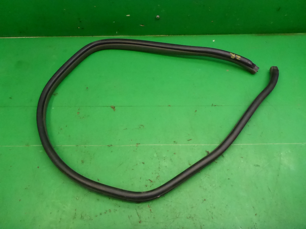 Уплотнитель двери