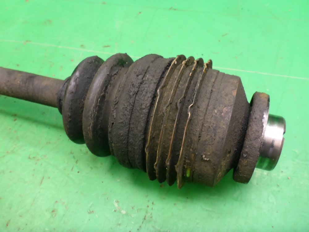 Полуось передняя правая