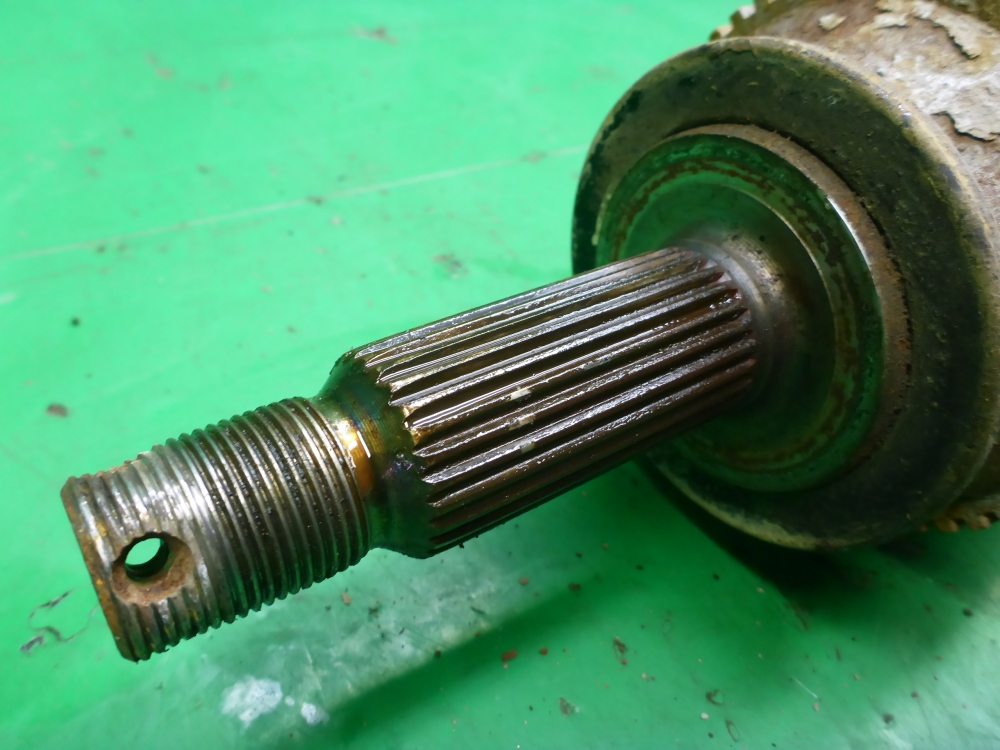 Полуось передняя правая