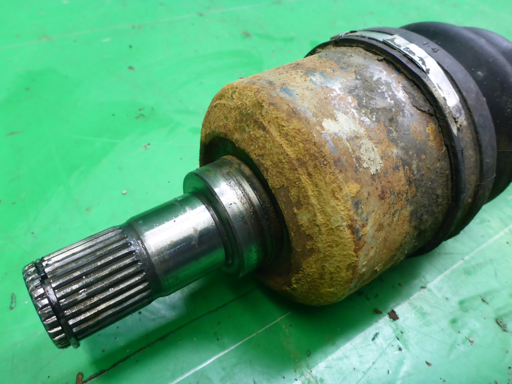 Полуось передняя левая