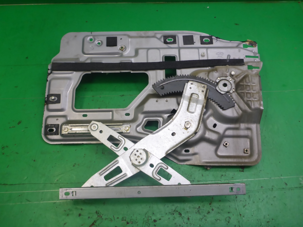 Стеклоподъемник электр. задний левый