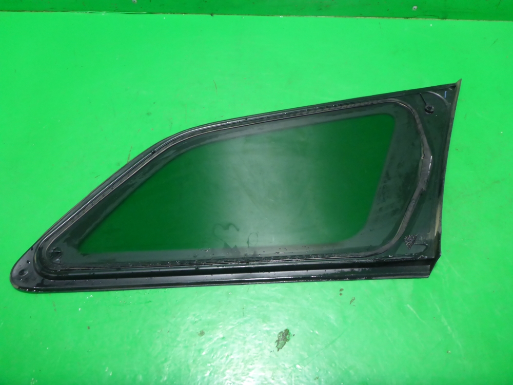 Стекло кузовное глухое левое