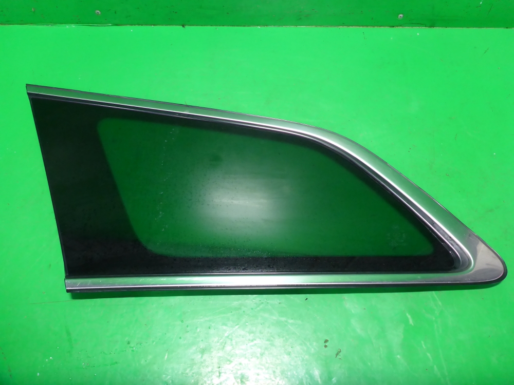 Стекло кузовное глухое левое