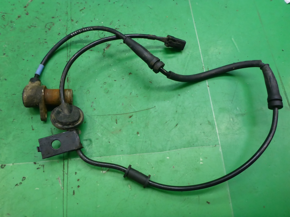 Датчик ABS передний правый