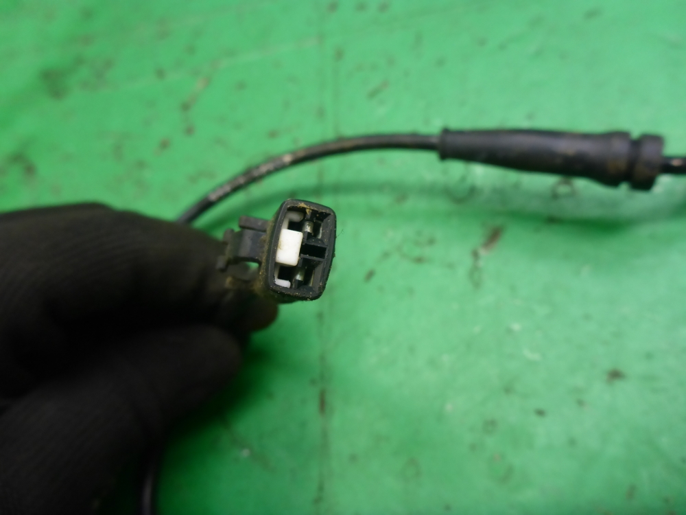 Датчик ABS передний правый