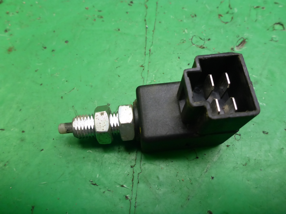 Датчик включения стопсигнала