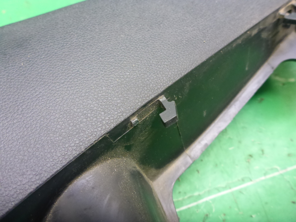 Держатель задней полки